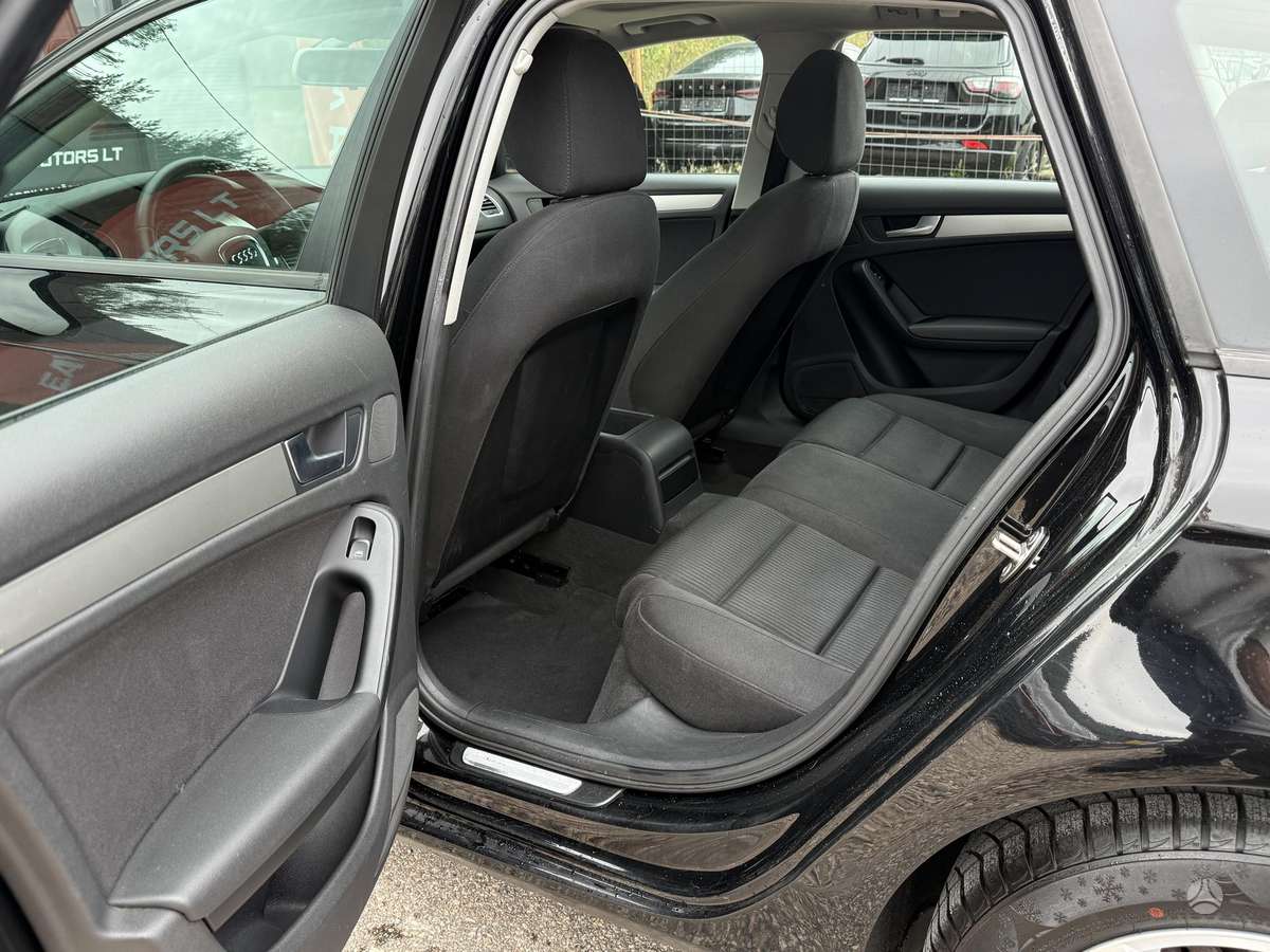 Audi A4 2009 — photo 22