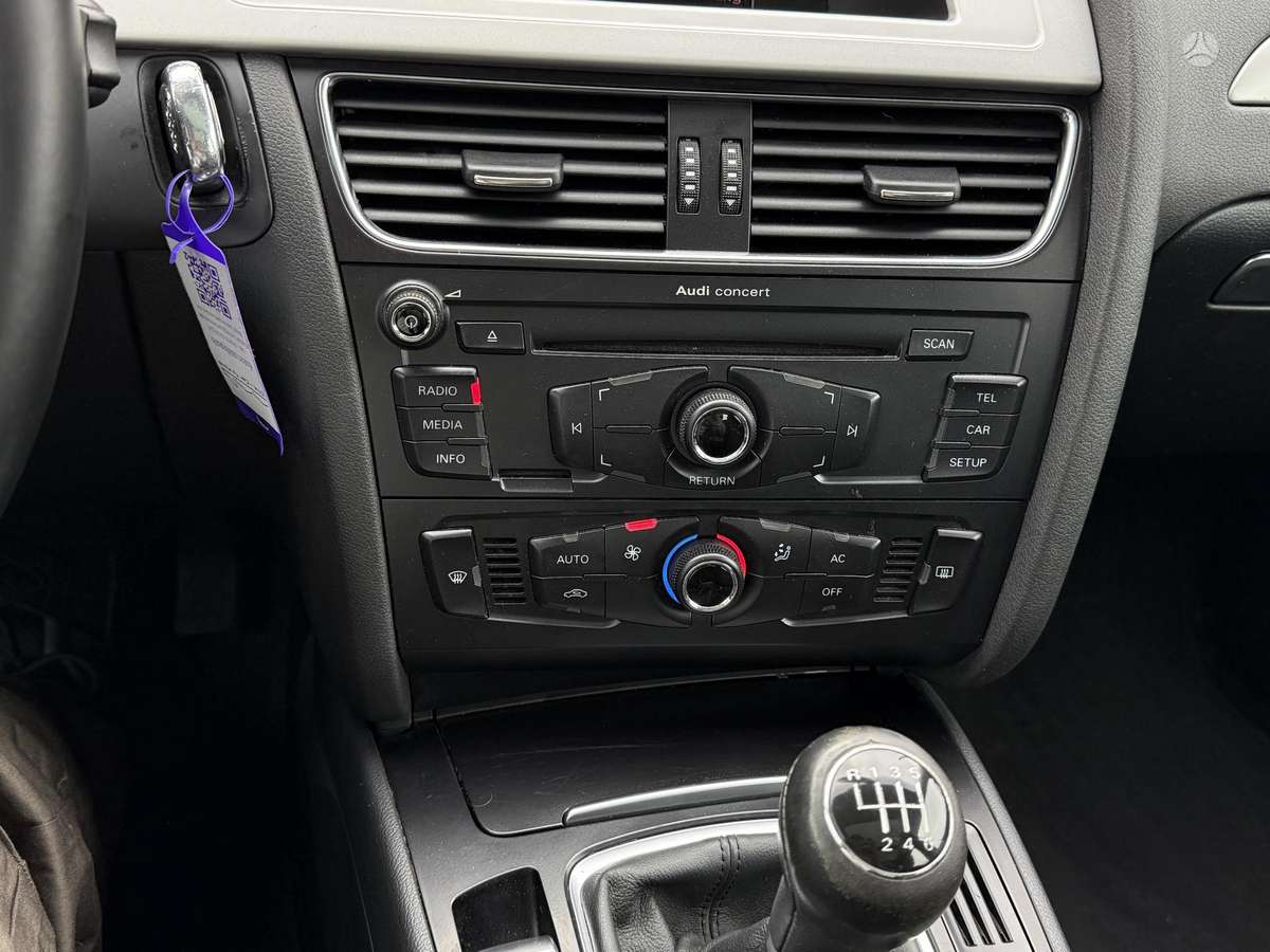 Audi A4 2009 — photo 27