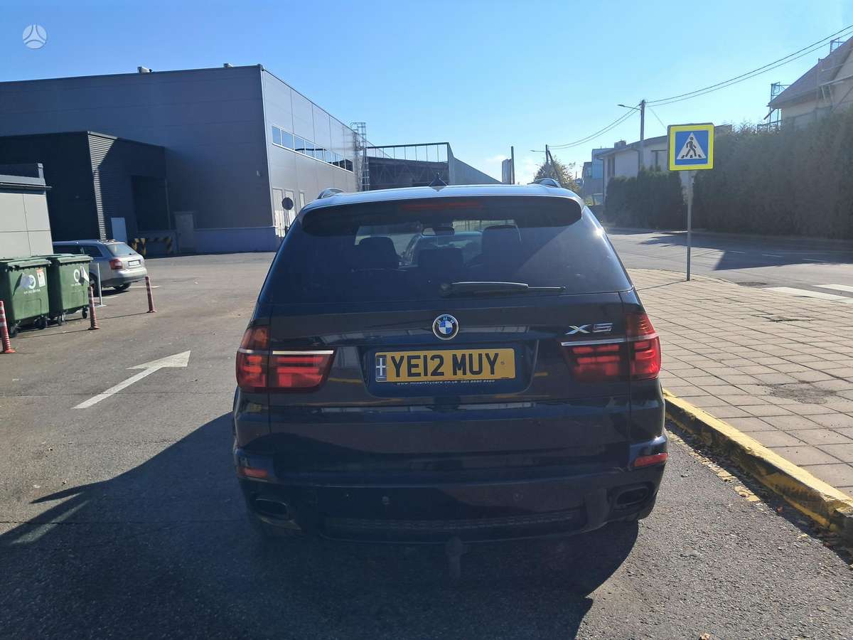 BMW X5 2012 — photo 10
