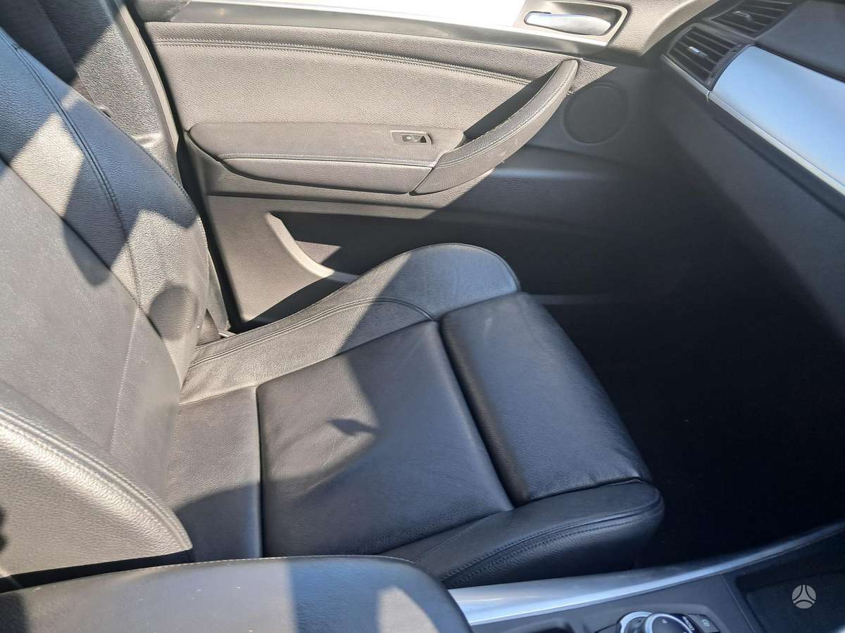 BMW X5 2012 — photo 21