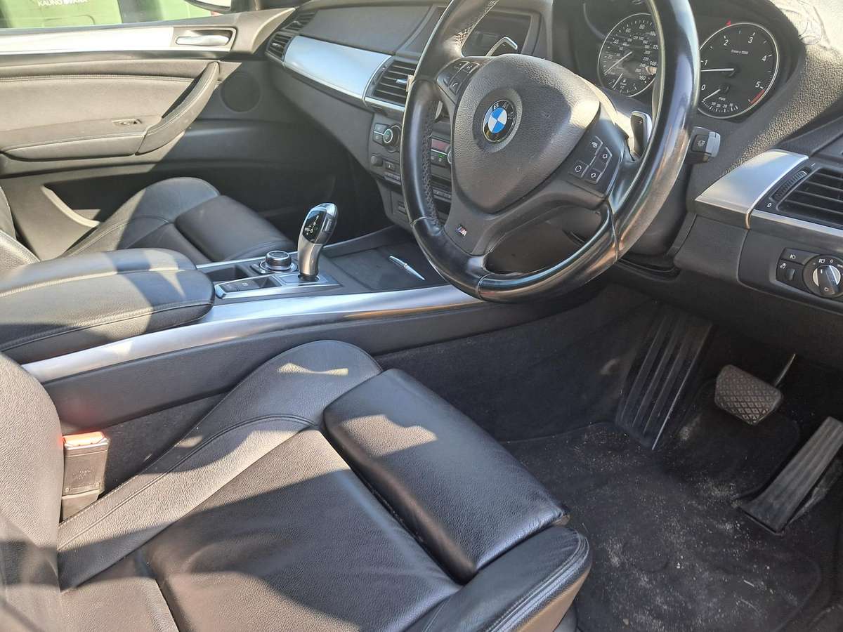 BMW X5 2012 — photo 22