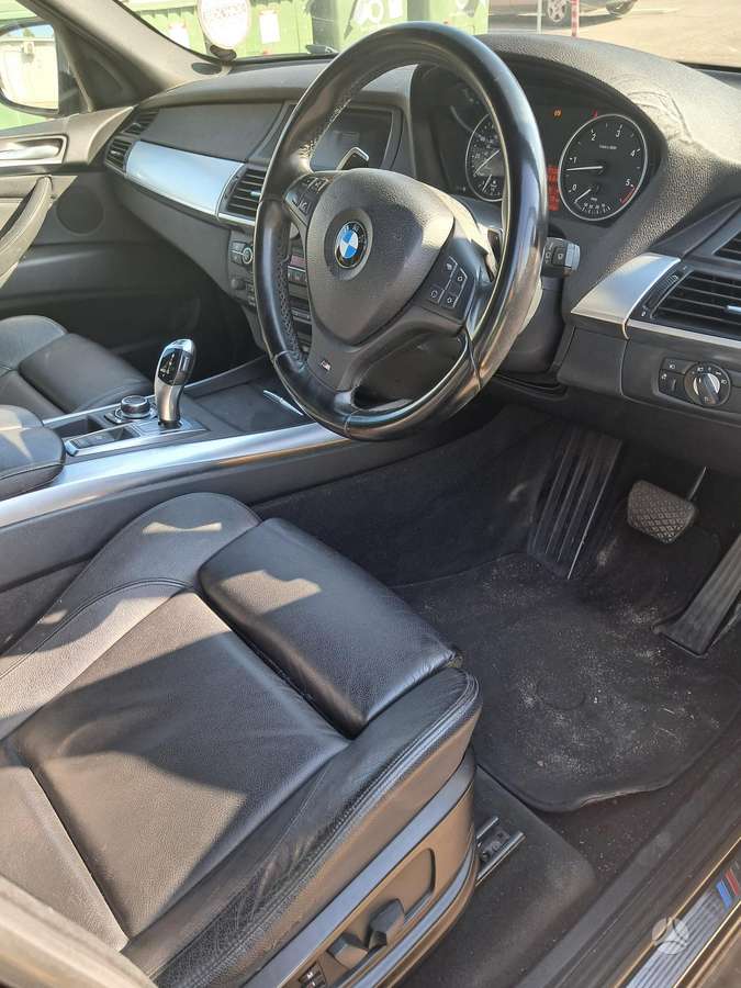 BMW X5 2012 — photo 23
