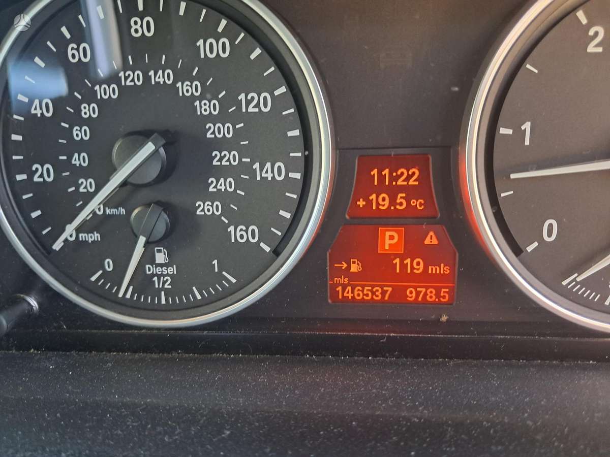 BMW X5 2012 — photo 25