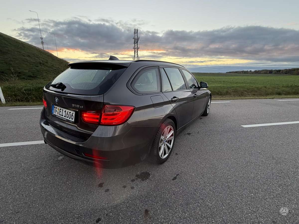 BMW 318 2013 — photo 12