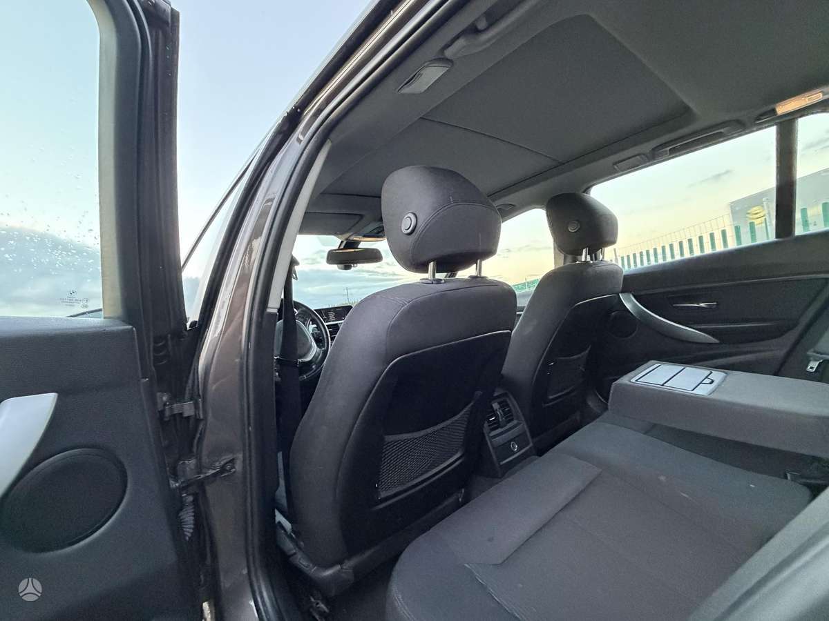 BMW 318 2013 — photo 15