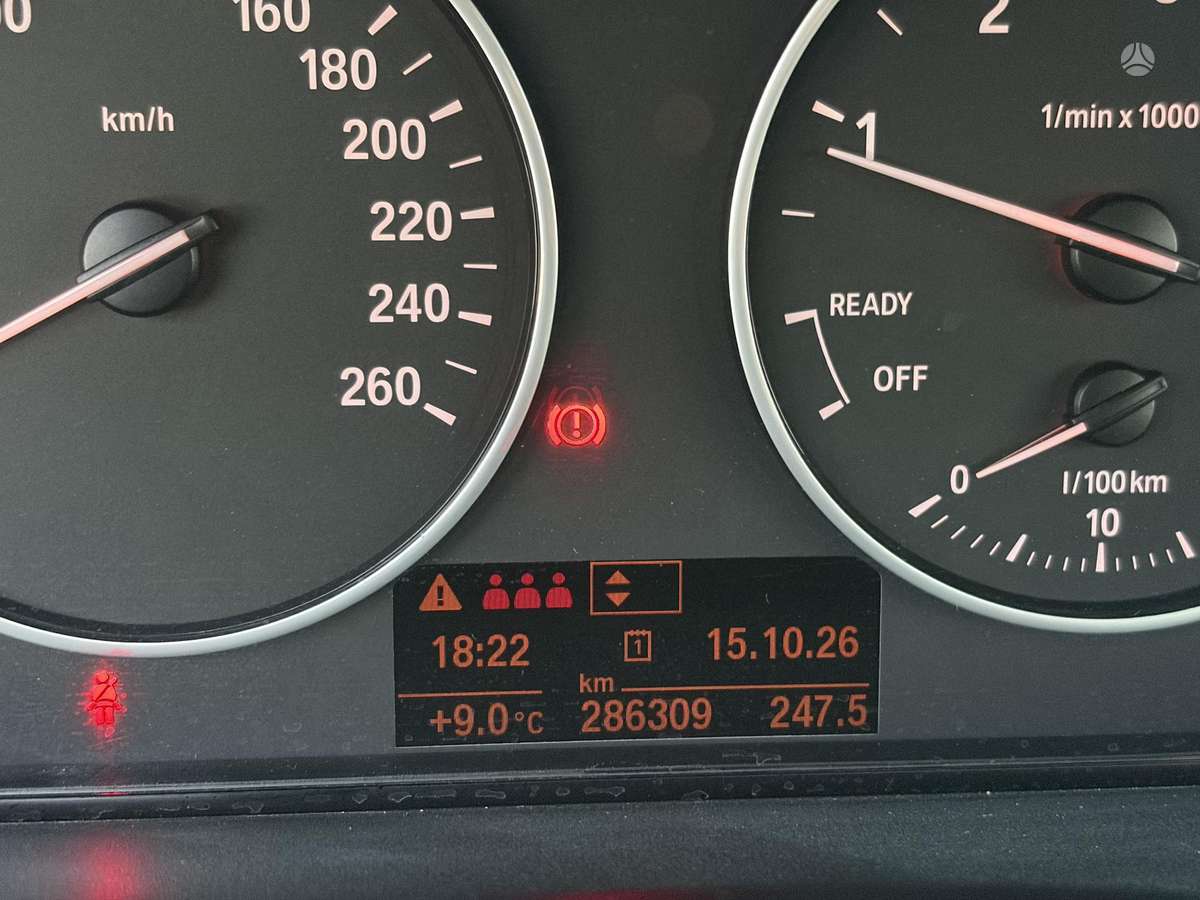BMW 318 2013 — photo 16