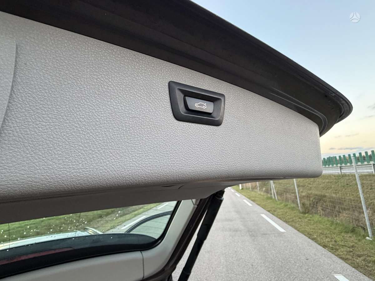 BMW 318 2013 — photo 17