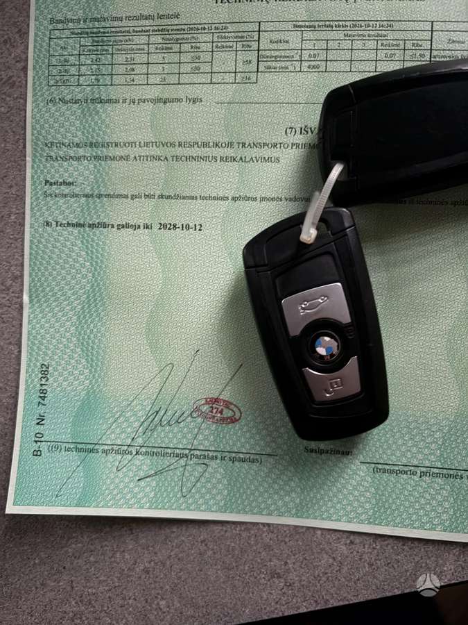 BMW 318 2013 — photo 19