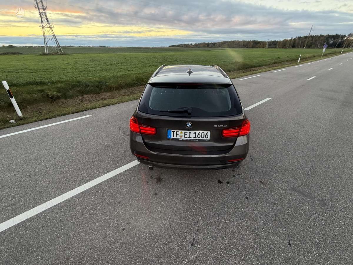 BMW 318 2013 — photo 7