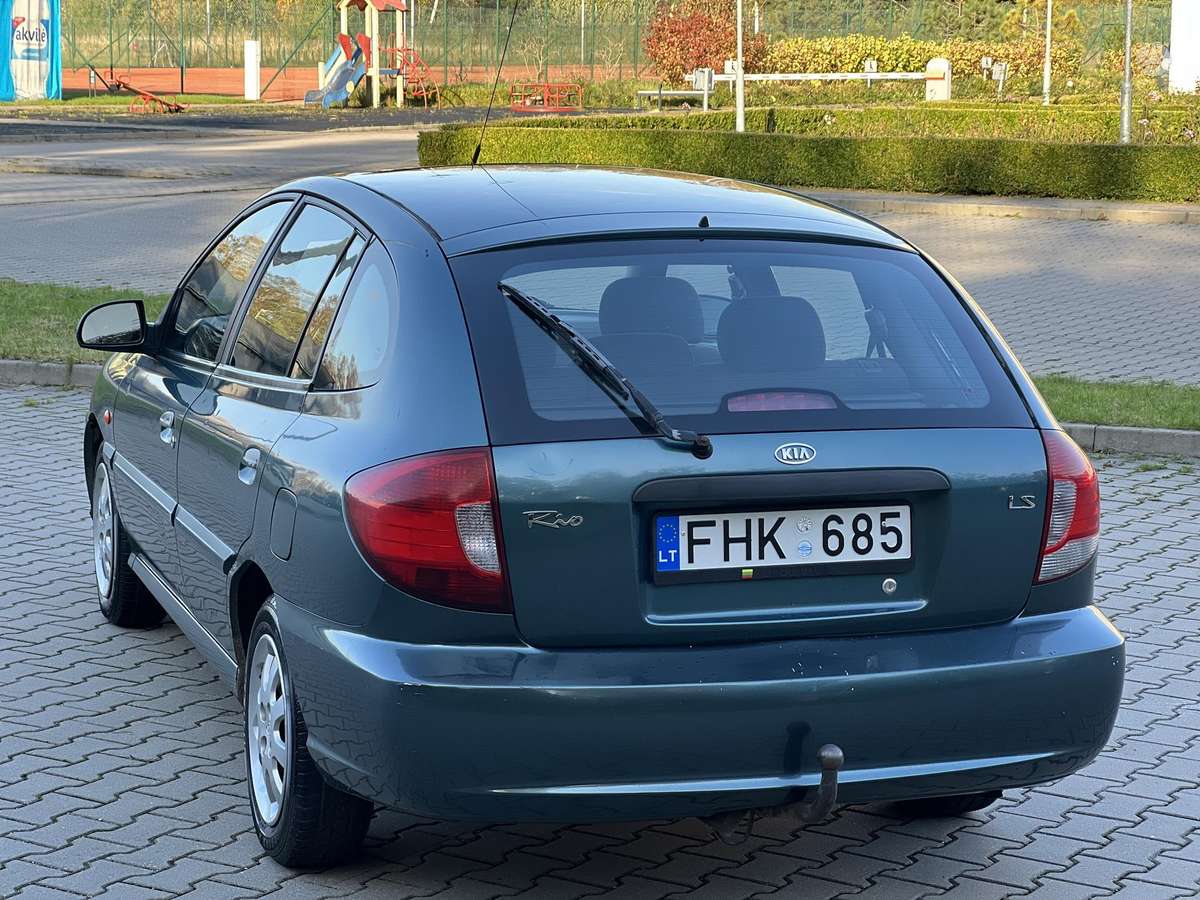 Kia Rio 2004 — салон
