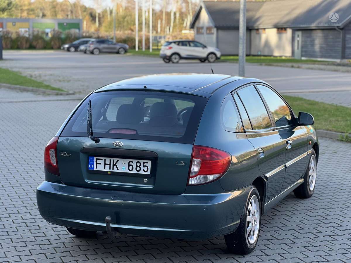 Kia Rio 2004 — двигун 1600 cm³, 97 HP (71kW)