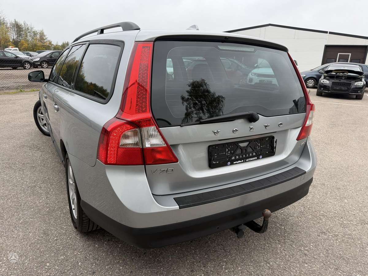 Volvo V70 2009 — photo 11