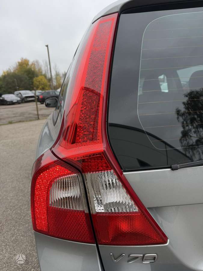 Volvo V70 2009 — photo 15