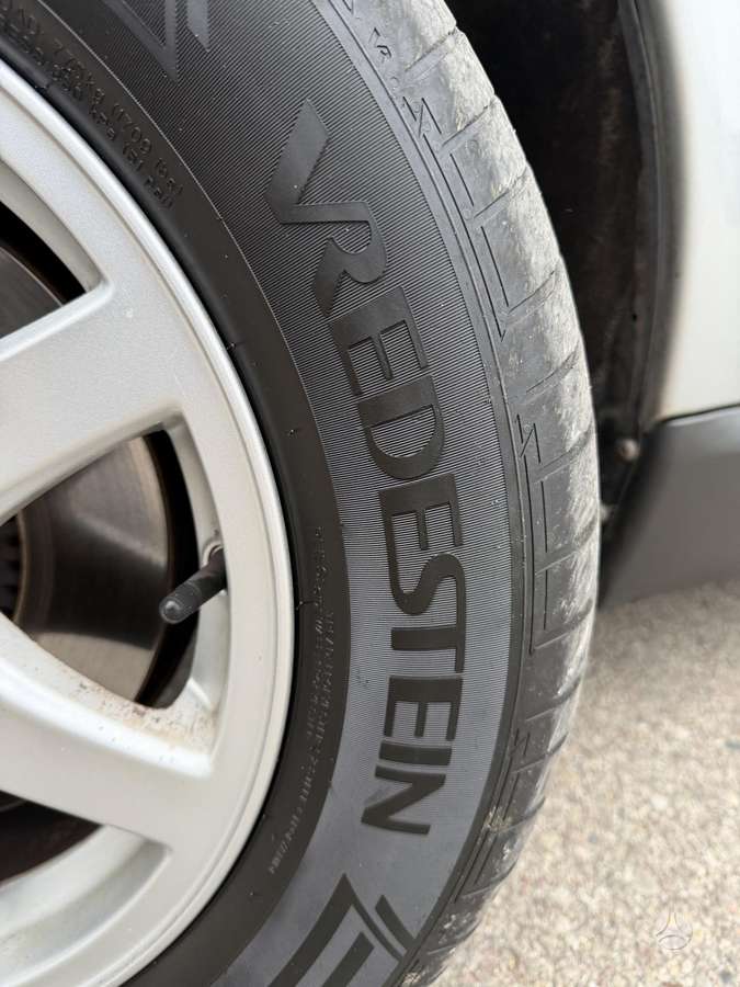 Volvo V70 2009 — photo 38