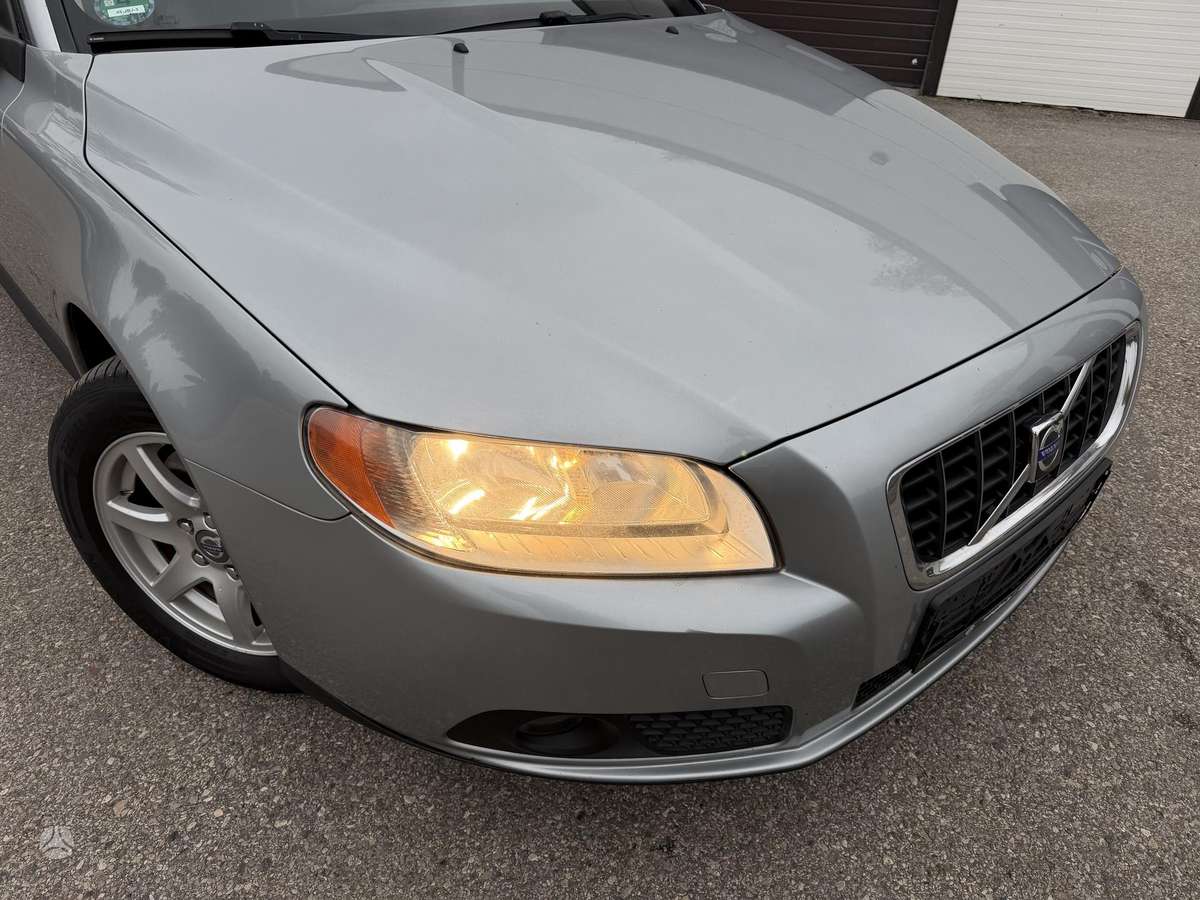 Volvo V70 2009 — photo 6