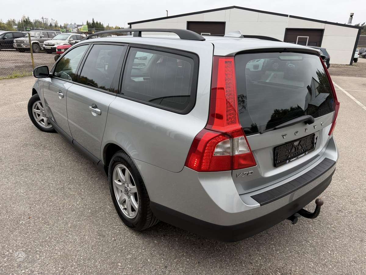 Volvo V70 2009 — photo 9