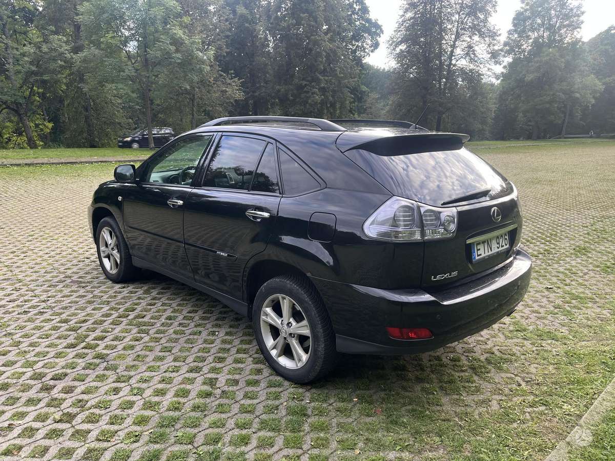 Lexus RX 2010 — салон