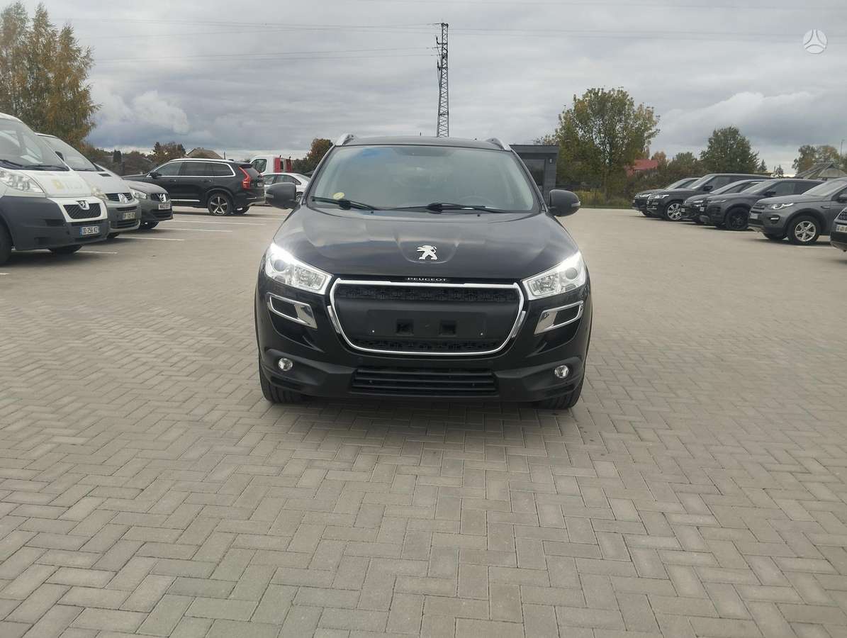 Peugeot 4008 2013 — interior