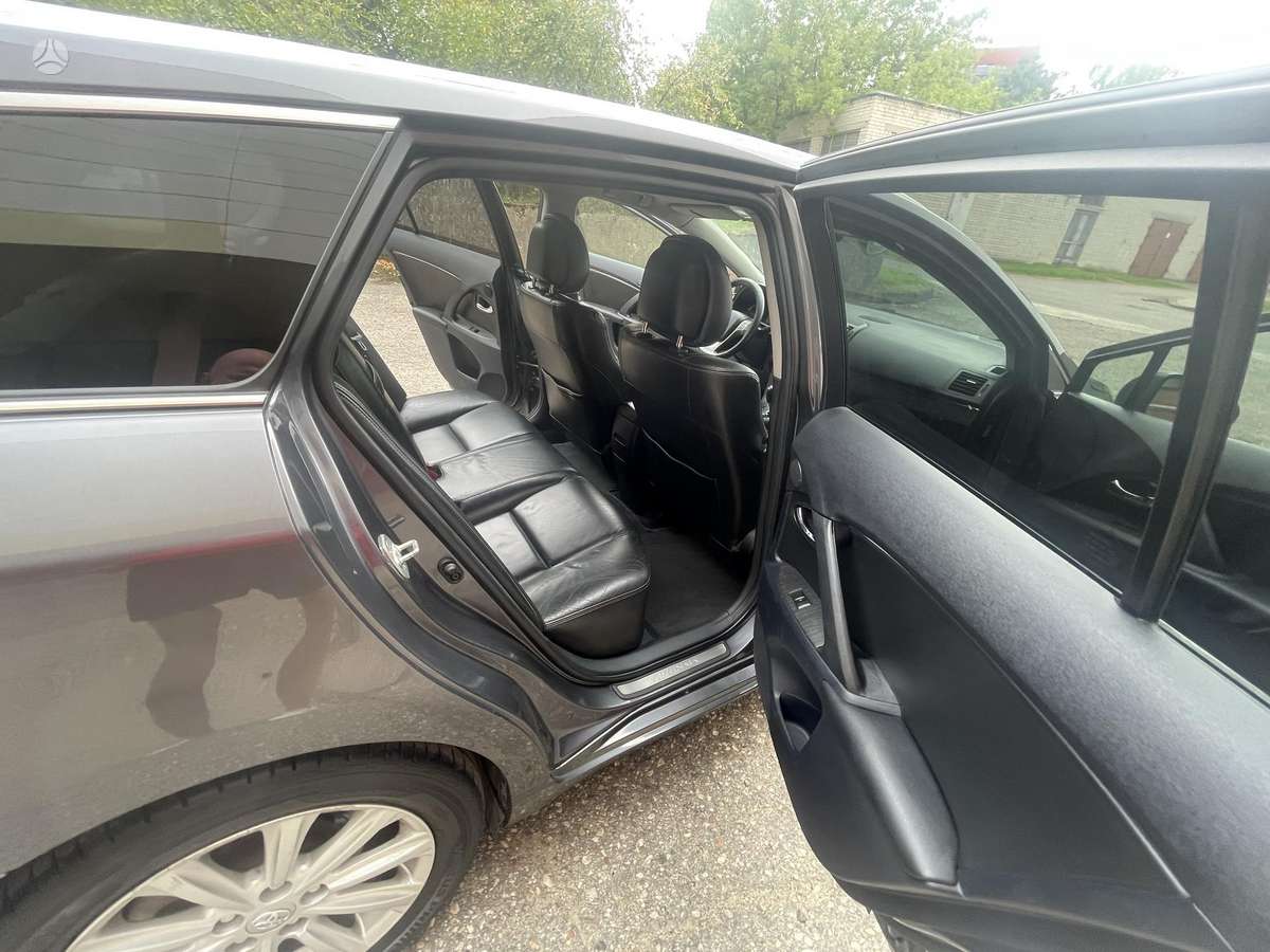 Toyota Avensis 2009 — photo 10