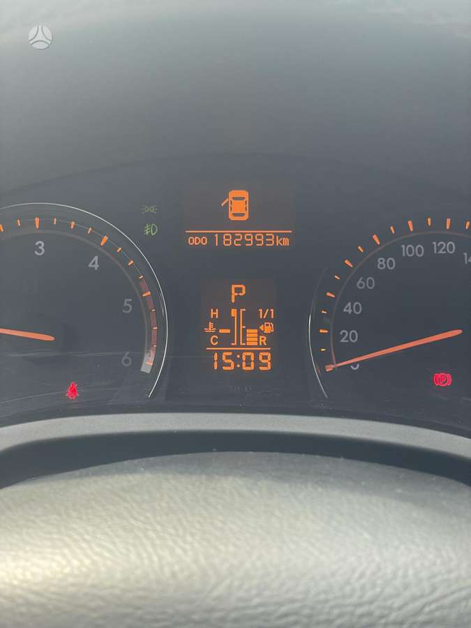 Toyota Avensis 2009 — photo 13