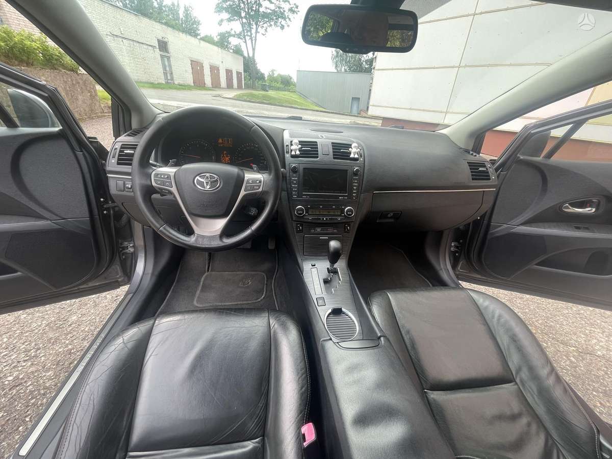Toyota Avensis 2009 — photo 7