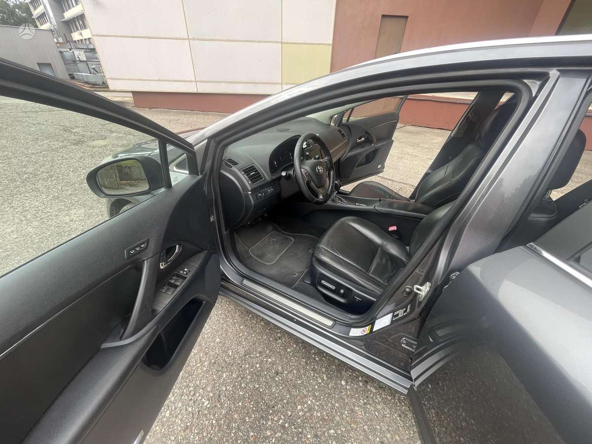 Toyota Avensis 2009 — photo 8