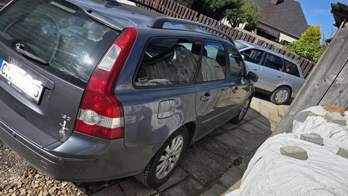 Volvo V50 2007 — engine 1600 cm³, 109 HP (80kW)
