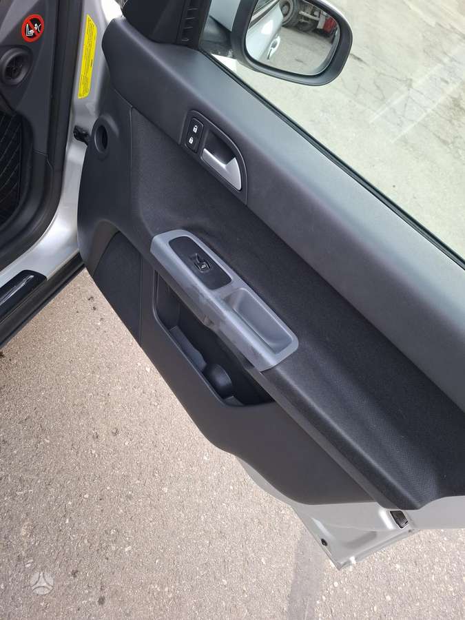 Volvo V50 2008 — photo 15