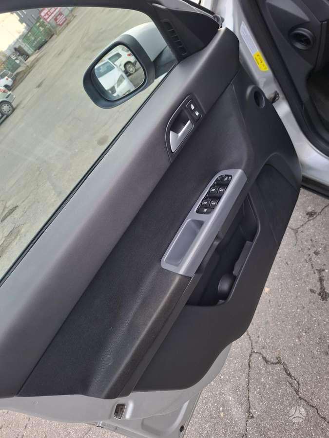 Volvo V50 2008 — photo 17