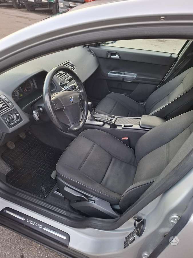Volvo V50 2008 — photo 18