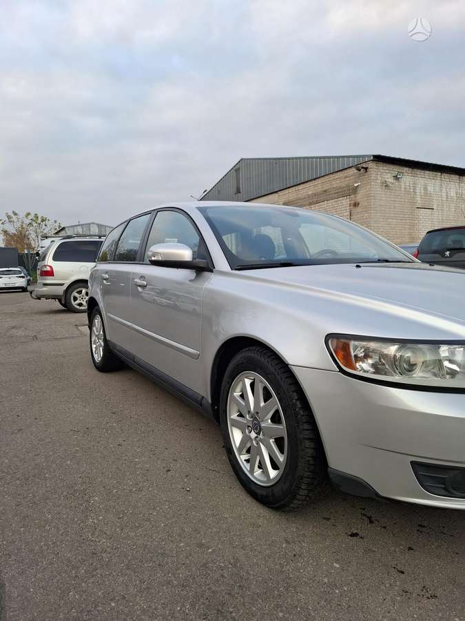 Volvo V50 2008 — engine 1997 cm³, 136 HP (100kW)