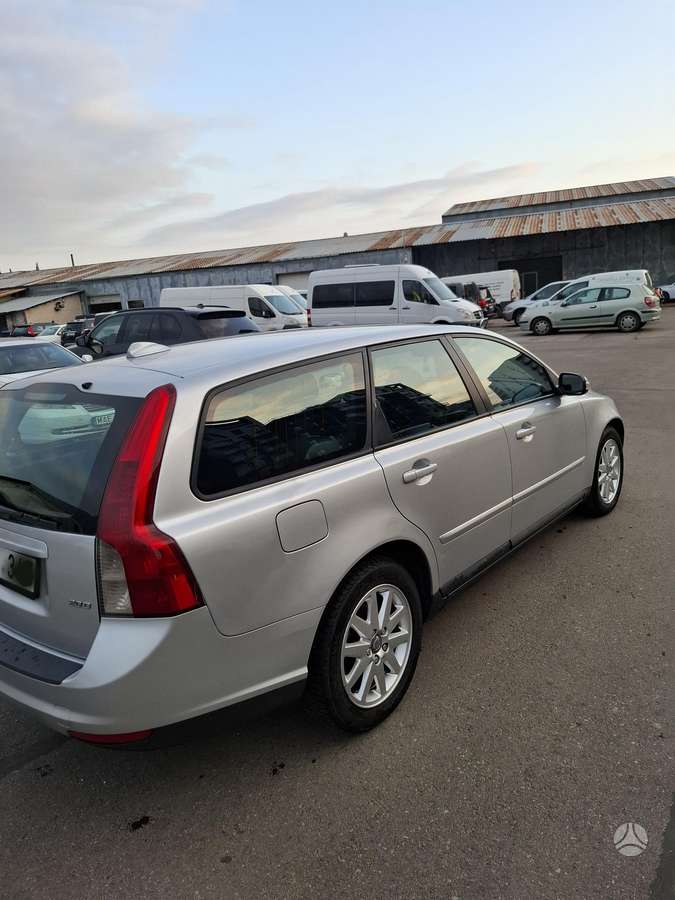 Volvo V50 2008 — photo 8