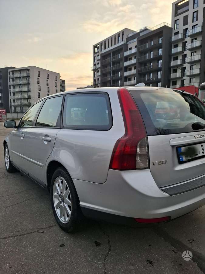 Volvo V50 2008 — photo 9