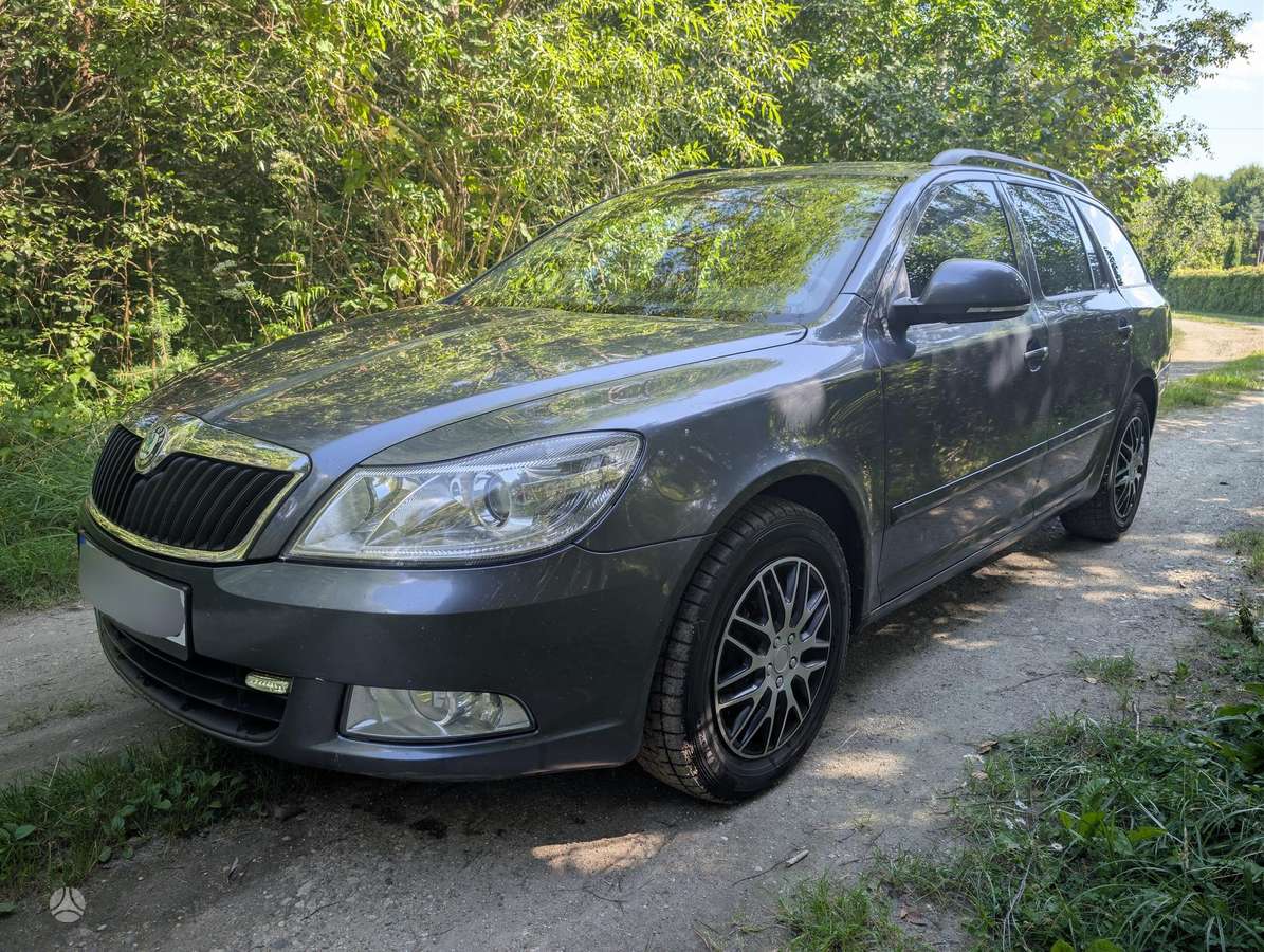 Skoda Octavia 2011 — interior