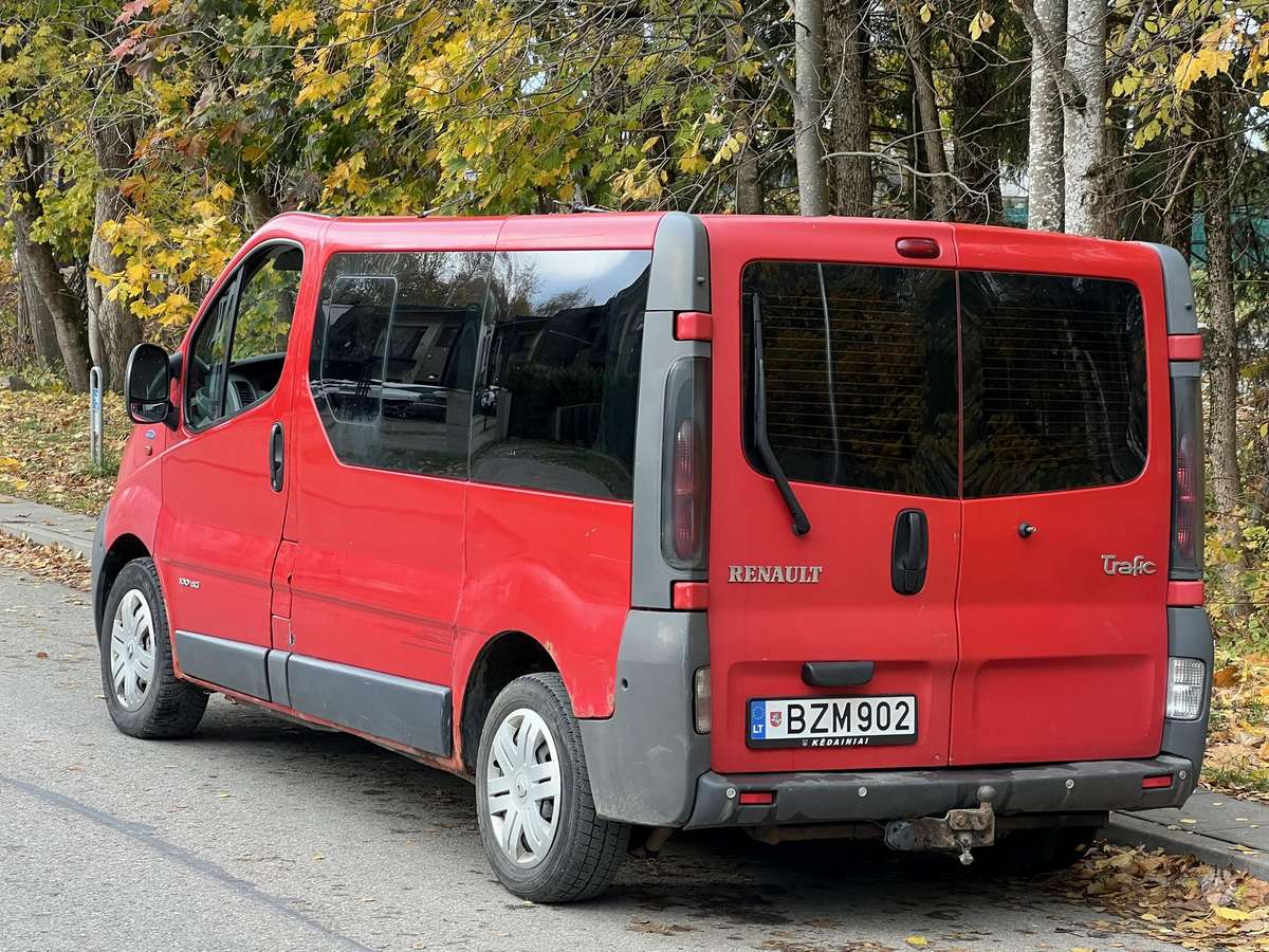 Renault Trafic 2006 — вигляд ззаду