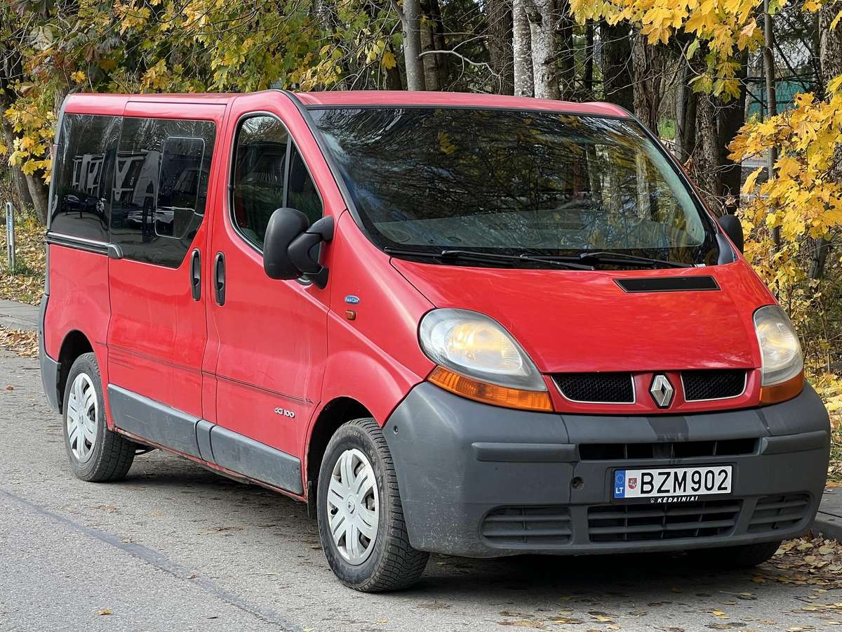 Renault Trafic 2006 — салон