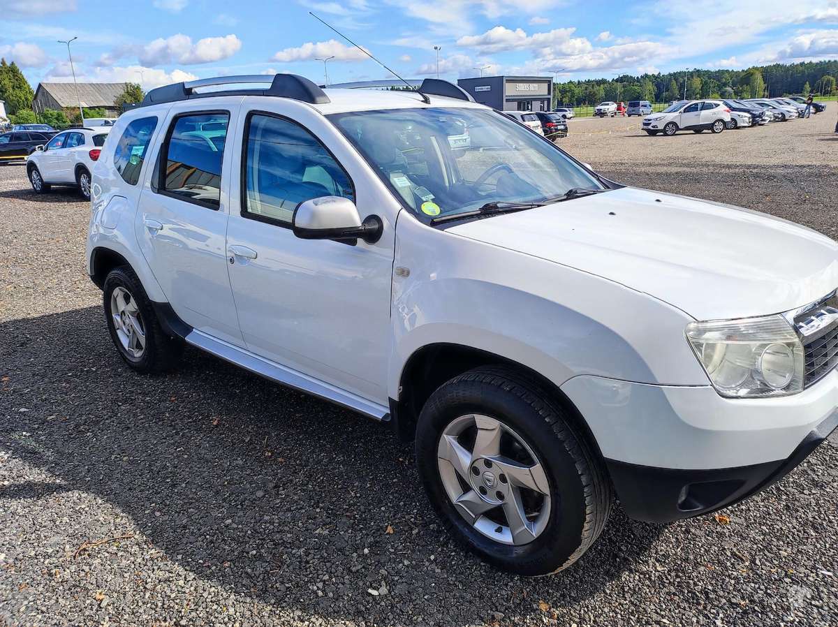 Dacia Duster 2011 — interior