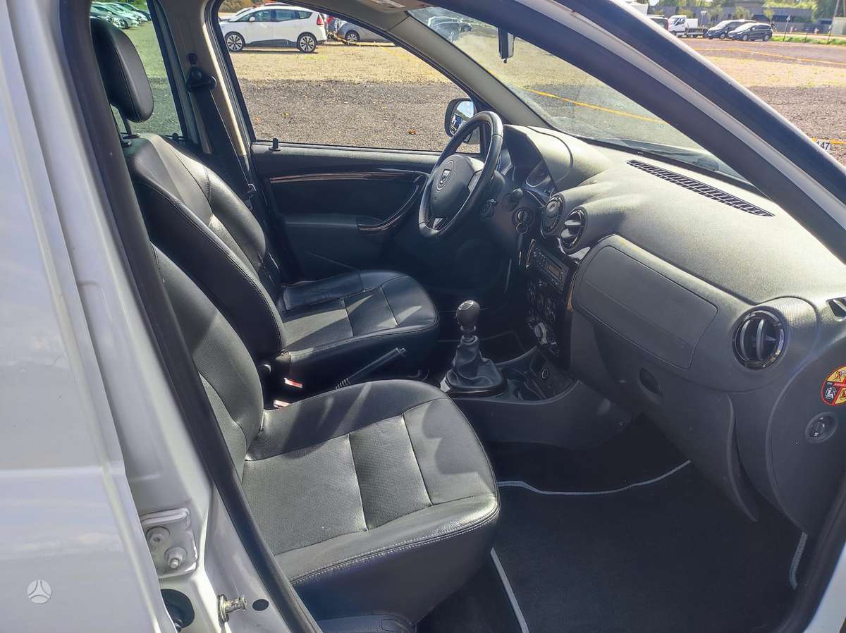 Dacia Duster 2011 — photo 8