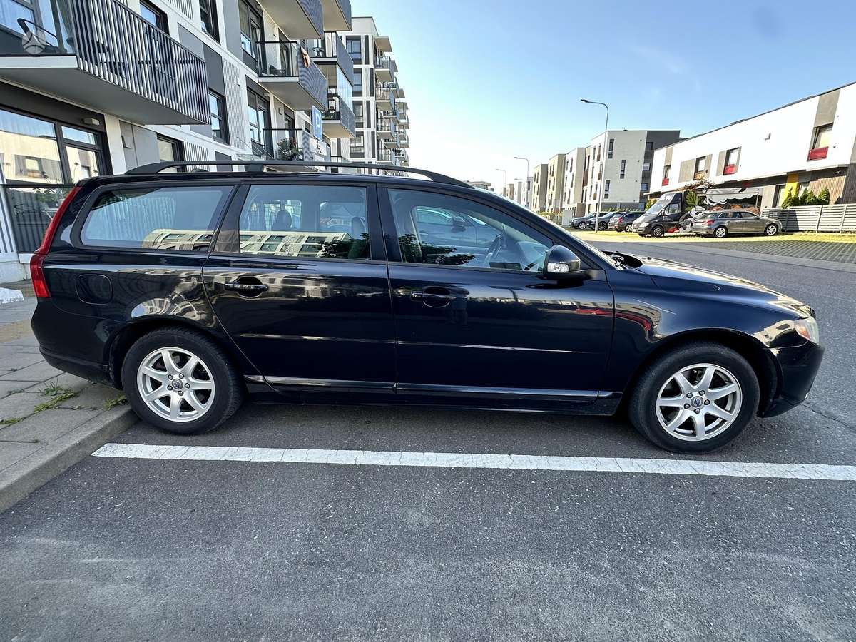 Volvo V70 2008 — салон