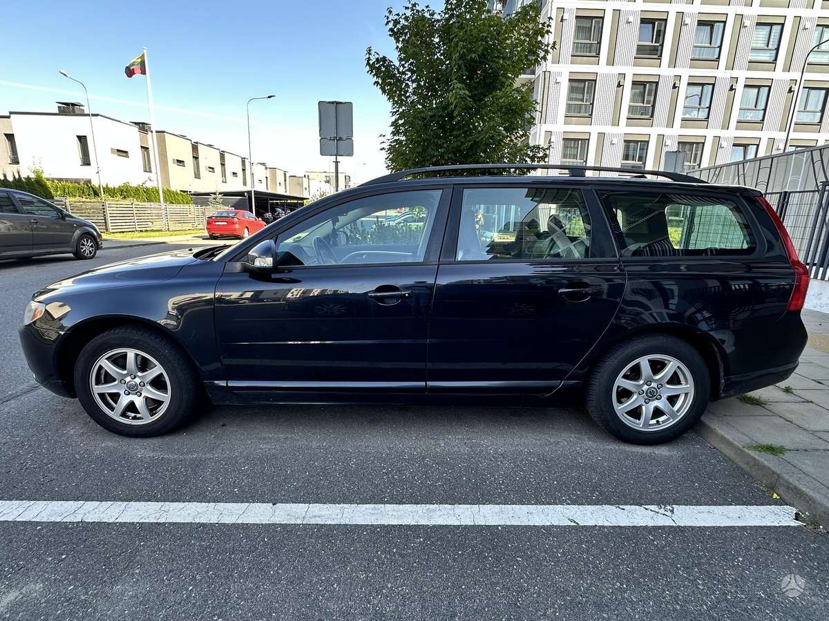 Volvo V70 2008 — двигун 2401 cm³, 185 HP (136kW)