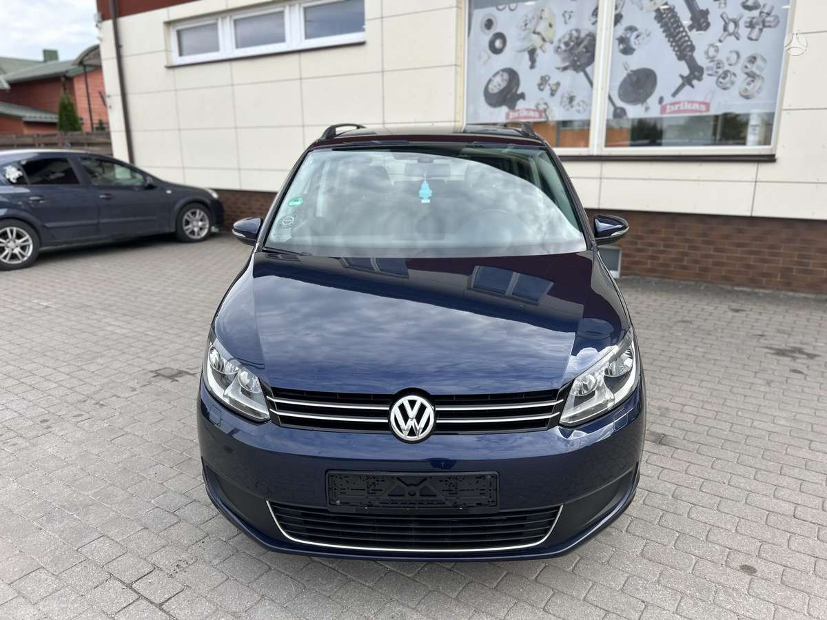 Volkswagen Touran 2011 — двигун 1968 cm³, 140 HP (103kW)