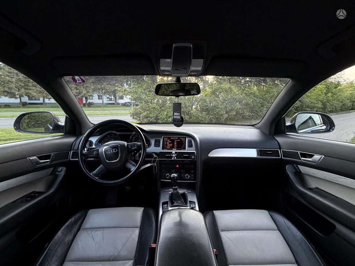 Audi A6 2010 — photo 17
