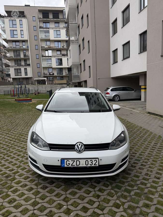 Volkswagen Golf 2014 — вигляд ззаду