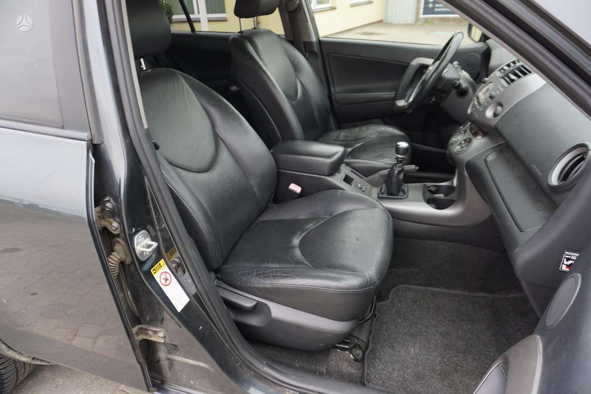 Toyota RAV4 2007 — photo 10