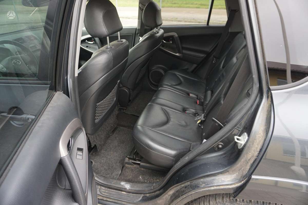 Toyota RAV4 2007 — photo 13