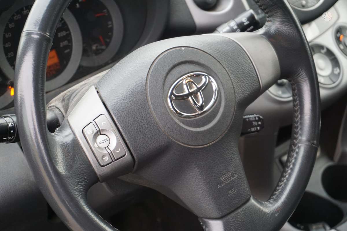 Toyota RAV4 2007 — photo 18