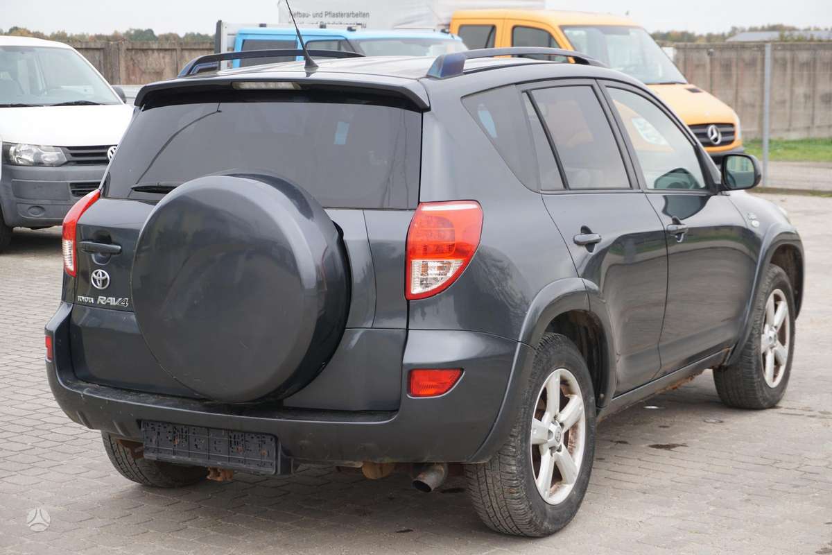 Toyota RAV4 2007 — interior