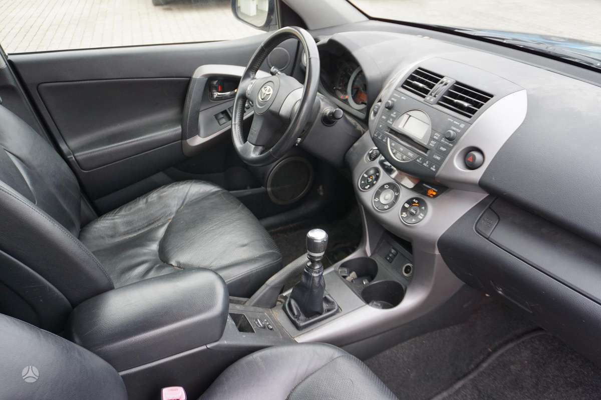 Toyota RAV4 2007 — photo 8