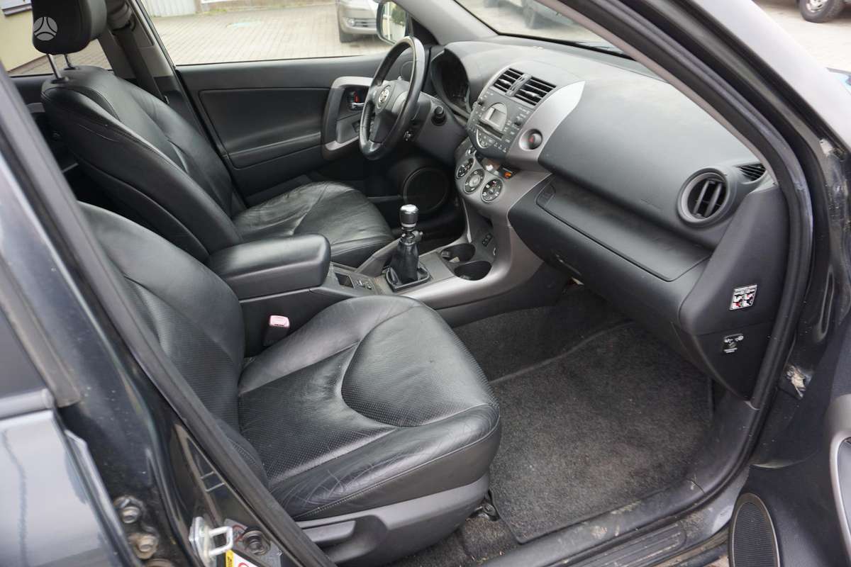 Toyota RAV4 2007 — photo 9