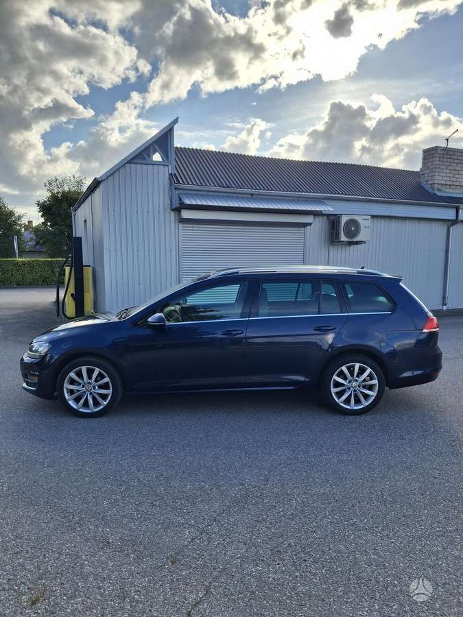 Volkswagen Golf 2014 — rear view